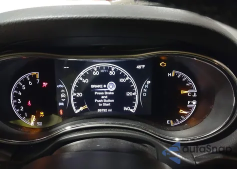 2019 Jeep Grand Cherokee Limited 4X2 z USA, uszkodzony, nr VIN 1C4RJEBG6KC826834